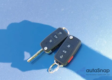 2018 Volkswagen Tiguan Limited 2.0T z USA, uszkodzony, nr VIN WVGBV7AX3JK003751